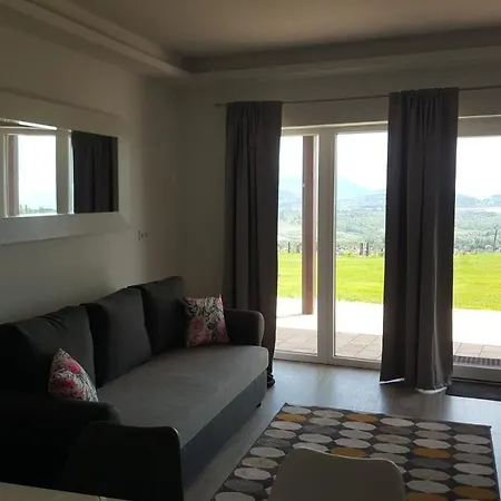 Ardo Elmenybirtok Apartment *